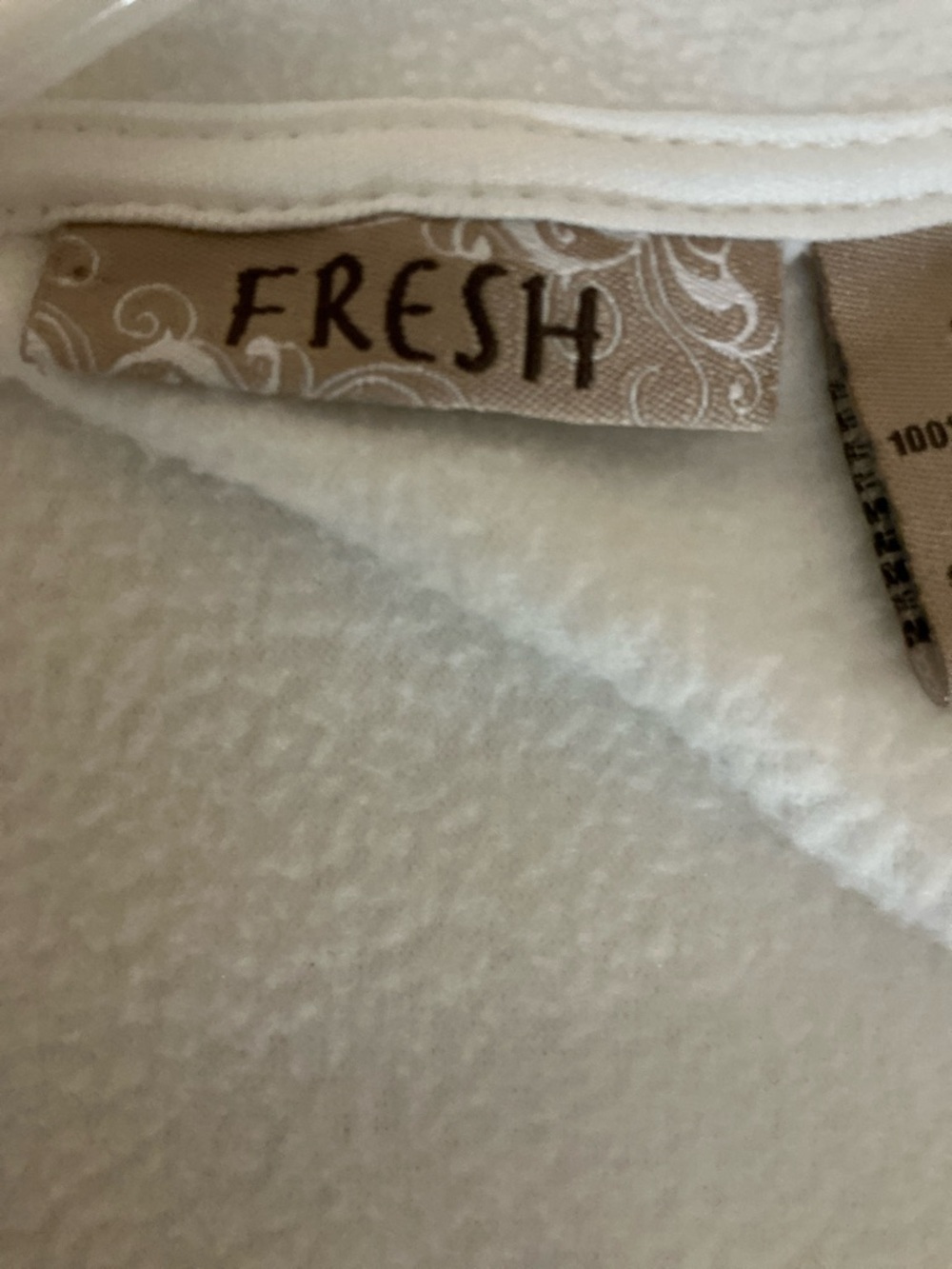 WHITE FLEECE VEST - Picture 3 of 5